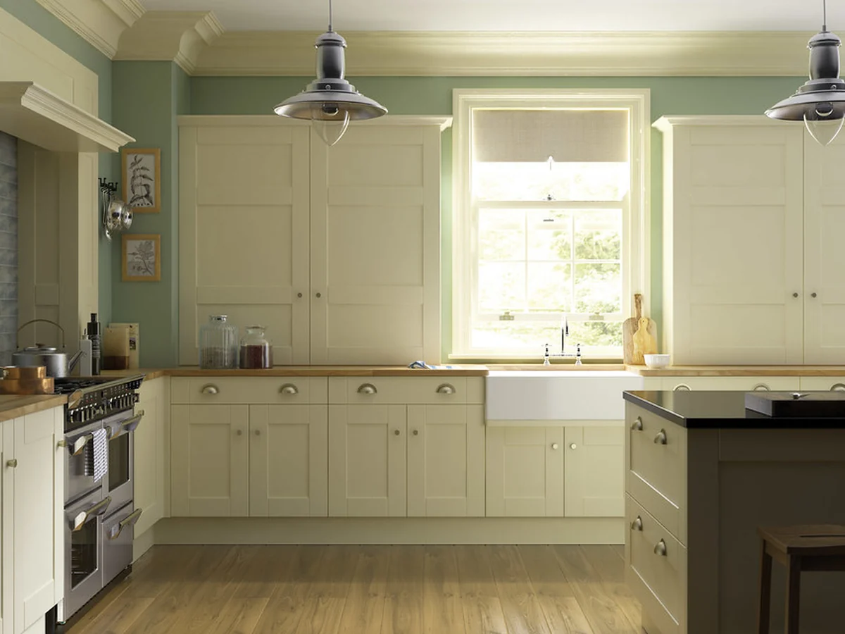 Bright fitted kitchen in a furnished apartment
